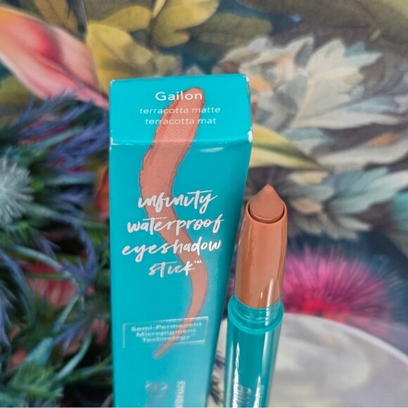 Thrive Infinity Waterproof Eyeshadow Stick - Gailon Terracotta Matte NEW - Picture 4 of 10